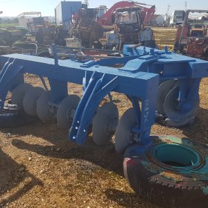 M-196 GRADAS DE DISCOS