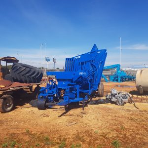 M-144 MAQUINA RECOLECTORA DE REMOLACHAS