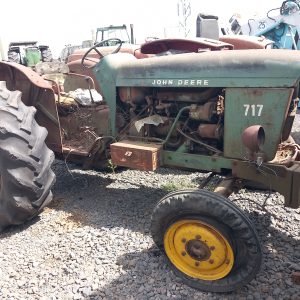 JOHN DEERE 717