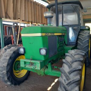 JOHN DEERE 3040