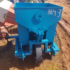 SEMBRADORA DE PATATAS M43