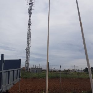 Banderolas con píe de hormigón M316