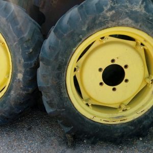 gomas y llantas de tractor